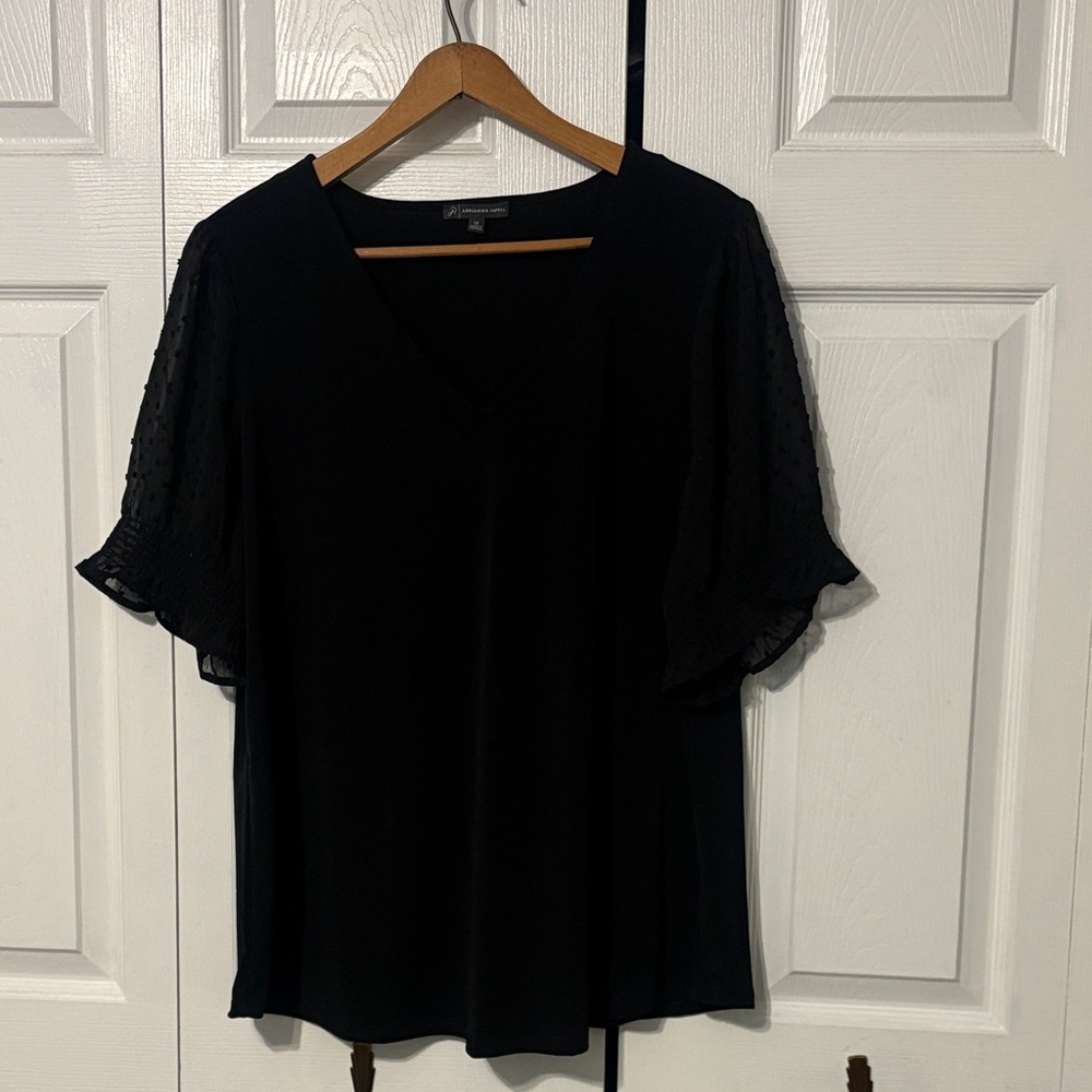 NWOT Adriana Papell Short Sleeve Blouse: 1X